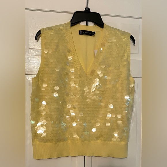 NWT New York & Company V Neck Paillette Sequin Vest - Picture 3 of 6